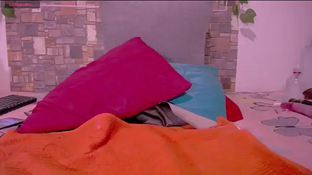 CrazyRousex online show from March 8, 2026, 4:21 pm