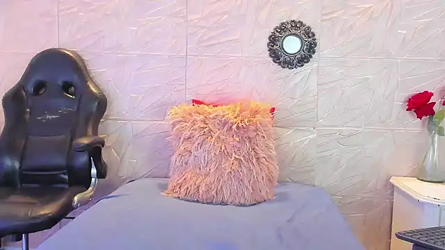 paula  cruzz online show from March 14, 2025, 7:23 pm