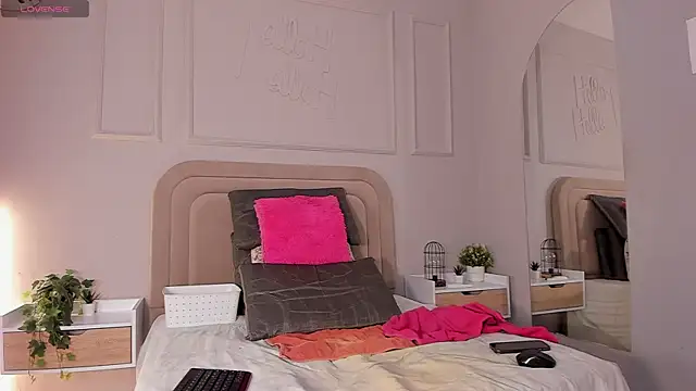 Maristxxr online show from October 25, 2025, 7:47 pm