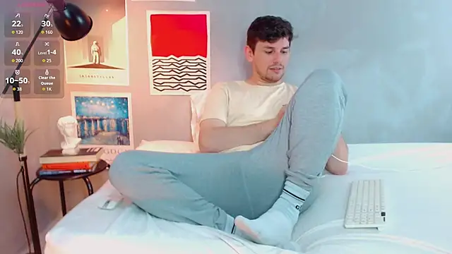 Elio555 online show from October 17, 2025, 8:43 pm