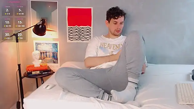 Elio555 online show from November 29, 2025, 8:20 pm