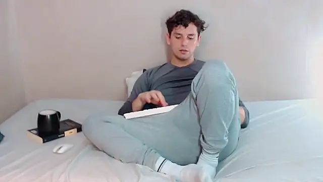 Elio555 online show from March 2, 2025, 6:16 am