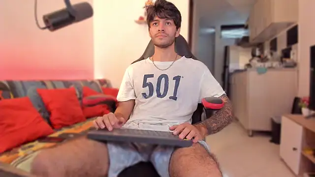 justin stark7 online show from November 24, 2025, 8:09 pm