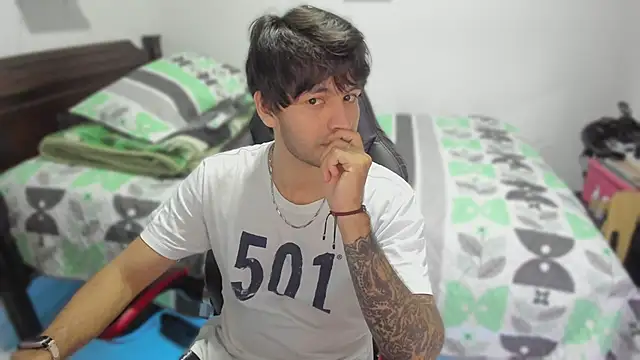 justin stark7 online show from February 17, 2025, 11:54 pm