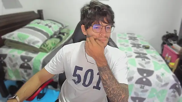 justin stark7 online show from March 6, 2025, 11:31 pm