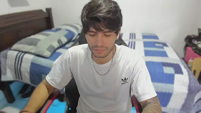 justin stark7 online show from February 4, 2025, 11:27 pm