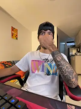 justin stark7 online show from September 19, 2025, 9:41 pm