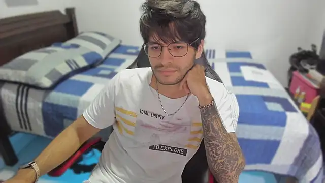 justin stark7 online show from March 7, 2025, 11:05 pm