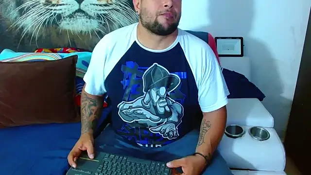 Michaell Myerss  online show from November 10, 2025, 8:14 pm