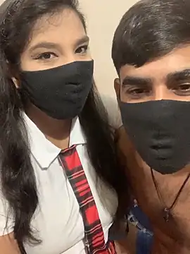 Snapshot of hottiess69 chatting on November 3, 2025, 1:47 pm hottiess69 online show from November 3, 2025, 1:47 pm