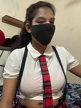 Snapshot of hottiess69 chatting on September 19, 2025, 5:33 am hottiess69 online show from September 19, 2025, 5:33 am