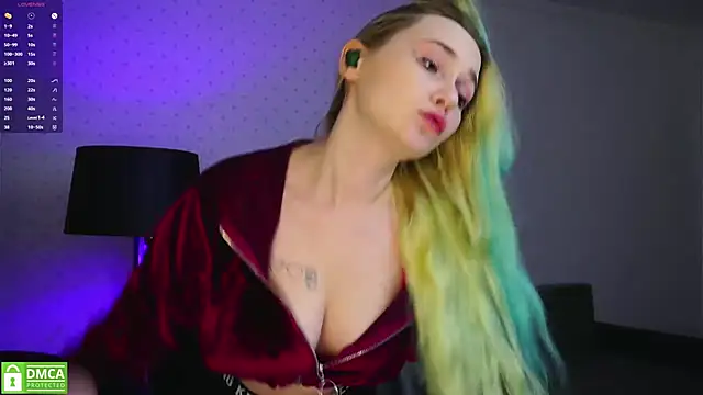 Lisa 003 online show from September 26, 2025, 8:27 pm