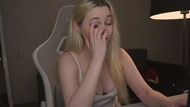 Lisa 003 online show from January 24, 2025, 1:24 am