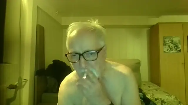 Snapshot of Sammy1660 chatting on April 24, 2026, 10:23 pm Sammy1660 online show from April 24, 2026, 10:23 pm