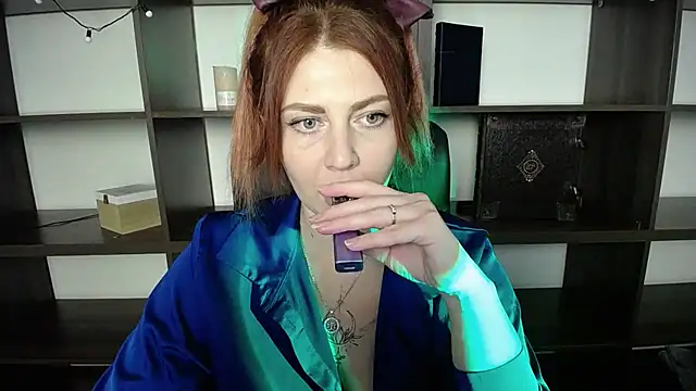 Lizzy Love online show from February 15, 2025, 2:11 pm