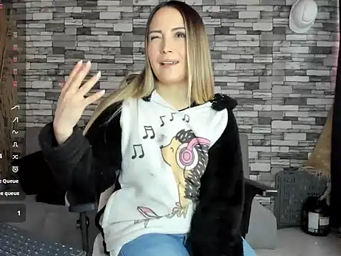 cindy love2 online show from October 3, 2025, 3:02 pm