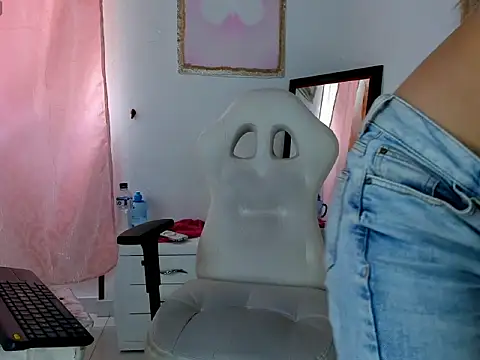 cindy love2 online show from March 13, 2026, 3:39 pm