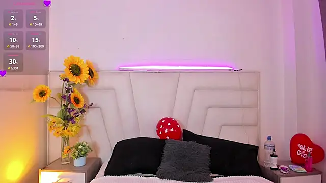 Evangeelin hills online show from September 13, 2025, 9:15 pm