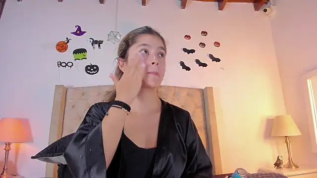 allisson m online show from November 2, 2025, 12:10 pm