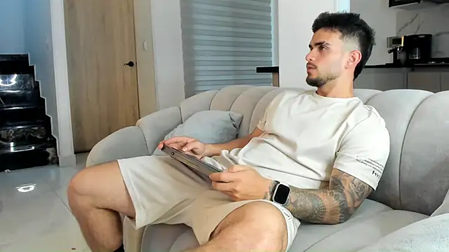 Ricardogo19 online show from April 14, 2026, 1:05 pm