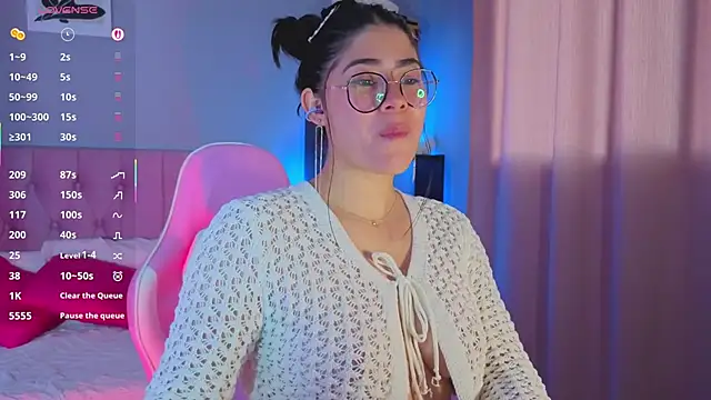 LoaLuxury online show from October 7, 2025, 5:58 pm