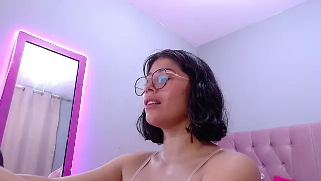 LoaLuxury online show from March 19, 2025, 12:26 am