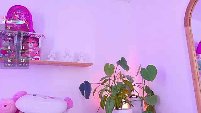 Snapshot of emily_bank chatting on February 6, 2026, 8:05 pm emily bank online show from February 6, 2026, 8:05 pm