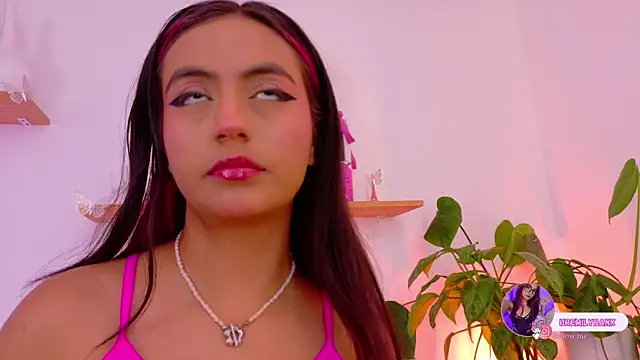 Snapshot of emily_bank chatting on February 24, 2026, 7:59 pm emily bank online show from February 24, 2026, 7:59 pm