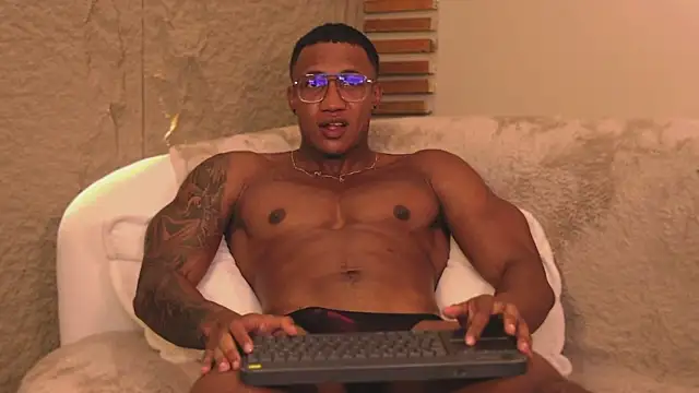 Logan Varela online show from March 18, 2025, 1:46 am