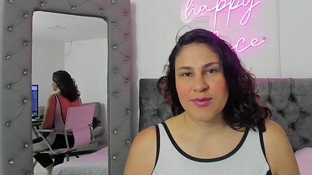 Snapshot of hari_lissaw chatting on April 9, 2026, 12:00 pm hari lissaw online show from April 9, 2026, 12:00 pm