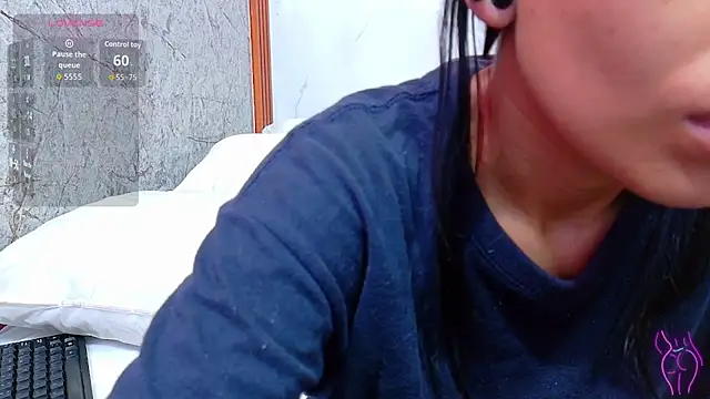 Snapshot of yourcuteneighbourr chatting on July 17, 2026, 3:04 am yourcuteneighbourr online show from July 17, 2026, 3:04 am
