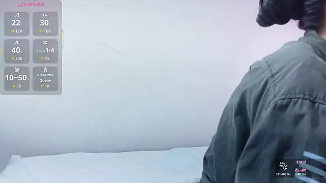 yourcuteneighbourr online show from November 13, 2025, 2:59 am