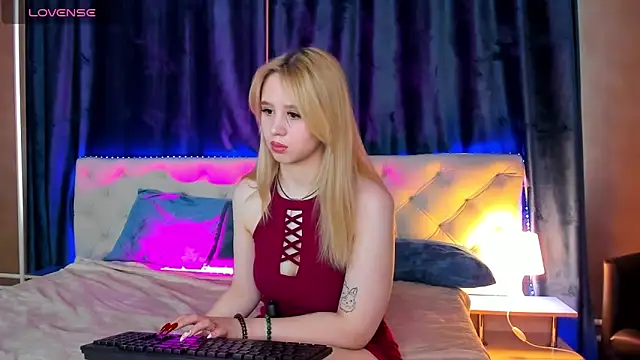 Valerie Woods online show from March 18, 2025, 7:33 am