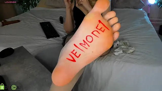 Valerie Woods online show from June 4, 2026, 1:10 am
