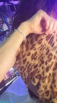 gurlnips online show from March 5, 2026, 1:13 am