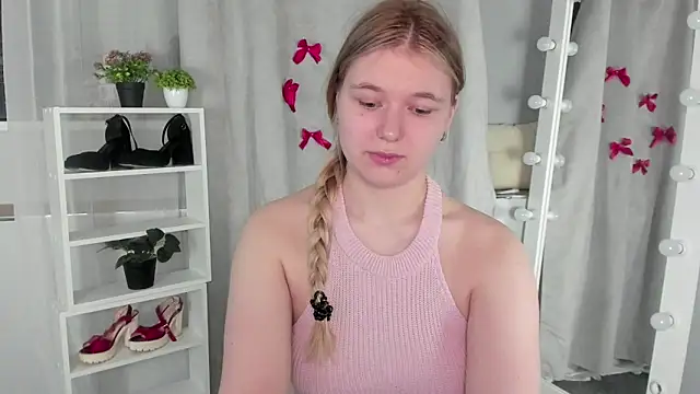 Rebecca Kelly online show from March 2, 2025, 9:41 pm