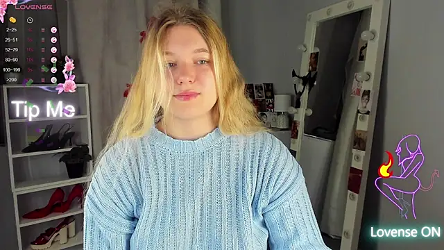 Rebecca Kelly online show from September 12, 2025, 1:50 am