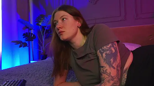 Liv Fay online show from September 10, 2025, 2:49 pm