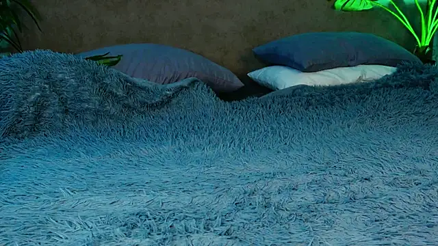 Liv Fay online show from March 20, 2025, 8:40 pm