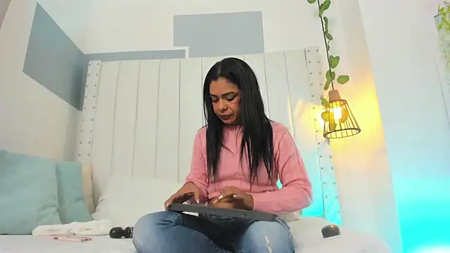 hannah gray online show from October 4, 2025, 11:12 am