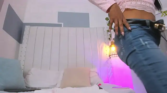 hannah gray online show from November 18, 2025, 11:13 am