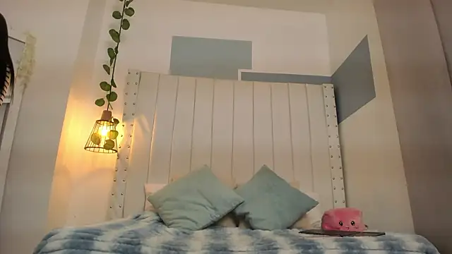 Snapshot of hannah_gray chatting on February 17, 2026, 11:07 am hannah gray online show from February 17, 2026, 11:07 am