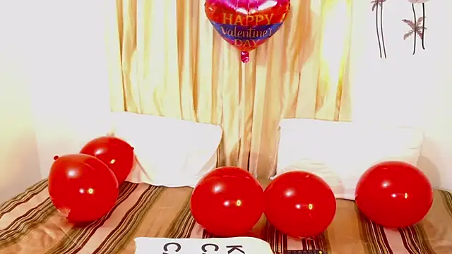 NahomyAndrews online show from February 14, 2026, 3:56 pm