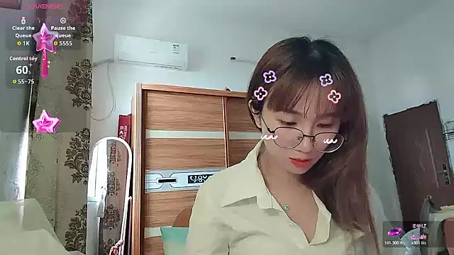 Lili 666 online show from April 10, 2026, 6:09 am