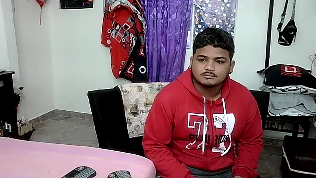 Snapshot of Boycuriousxxx chatting on April 26, 2026, 11:07 am Boycuriousxxx online show from April 26, 2026, 11:07 am