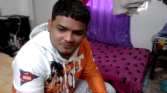 Snapshot of Boycuriousxxx chatting on May 14, 2026, 12:57 pm Boycuriousxxx online show from May 14, 2026, 12:57 pm