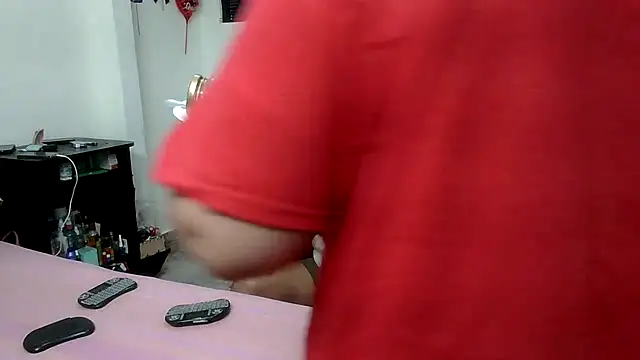 Snapshot of Boycuriousxxx chatting on April 30, 2026, 10:44 am Boycuriousxxx online show from April 30, 2026, 10:44 am