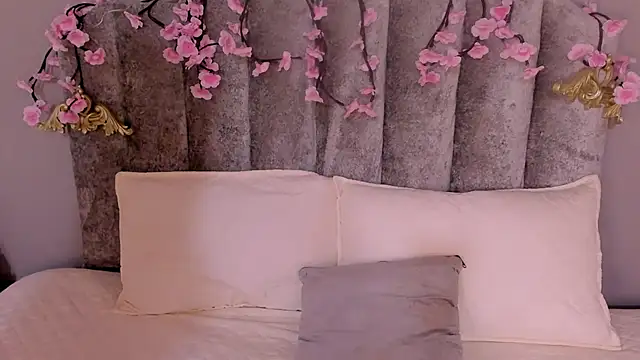 Snapshot of Chleo__ chatting on May 7, 2026, 12:30 pm Chleo online show from May 7, 2026, 12:30 pm