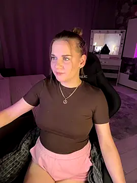 Lexi noah online show from September 18, 2025, 9:18 pm