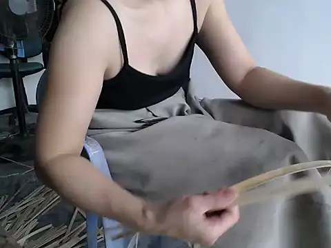 nolame18xxx online show from September 14, 2025, 2:23 am